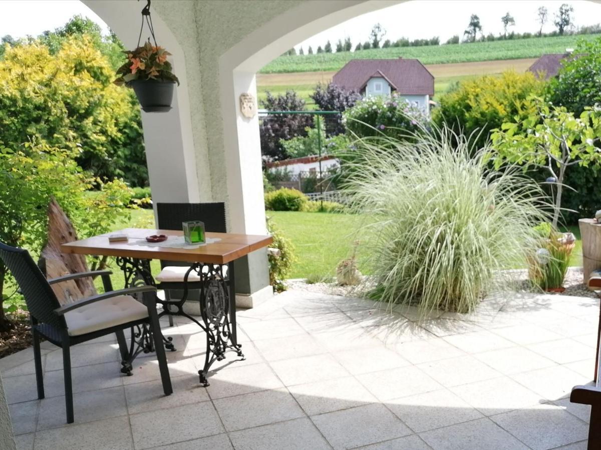 Cosy Apartment In Oed Hling With Garden Mauer bei Amstetten Buitenkant foto